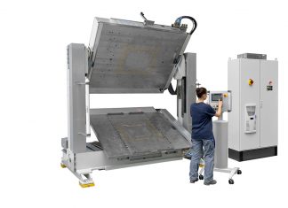 The press opens wide enough for operators to access the mold comfortably (Photo: BBG).