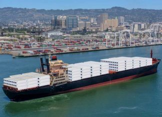 SeaCube Refrigerated Containers on Ship