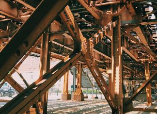 metal support structure